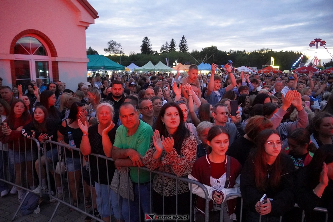 Jarmarki Czerwińskie: Czadoman, Oskar Cyms [17.08.2025] - zdjęcie #94 - eOstroleka.pl
