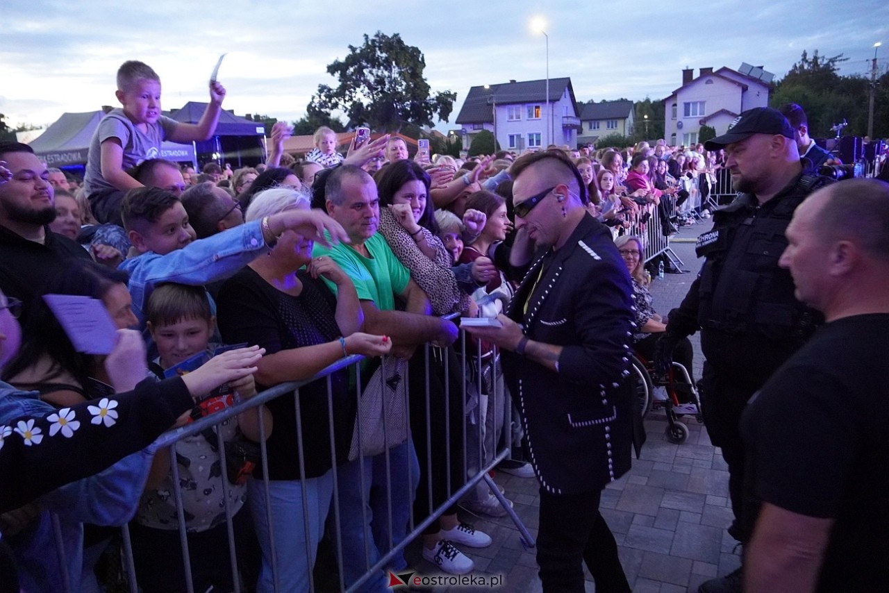 Jarmarki Czerwińskie: Czadoman, Oskar Cyms [17.08.2025] - zdjęcie #86 - eOstroleka.pl