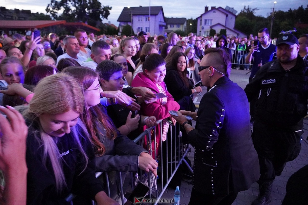 Jarmarki Czerwińskie: Czadoman, Oskar Cyms [17.08.2025] - zdjęcie #82 - eOstroleka.pl