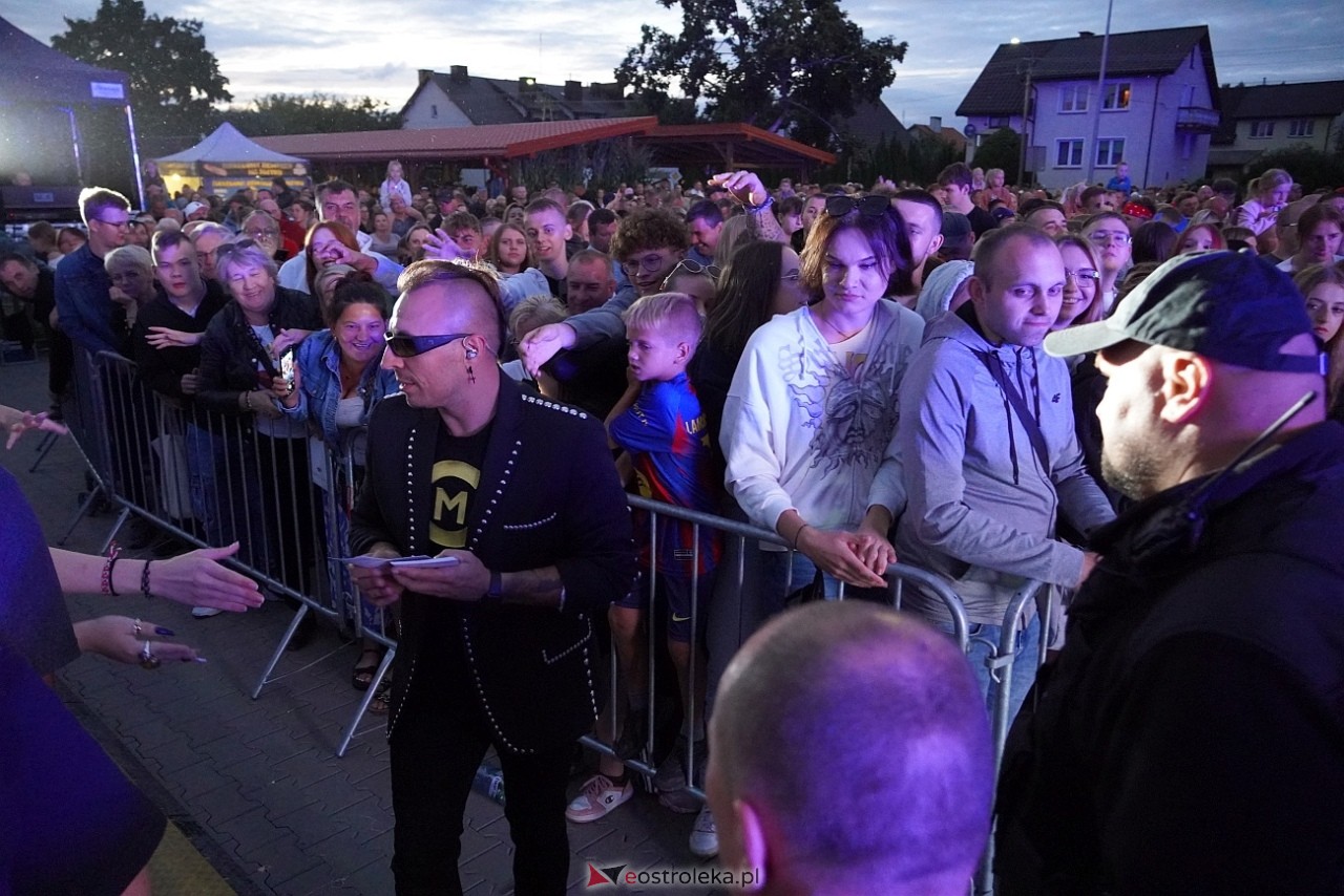 Jarmarki Czerwińskie: Czadoman, Oskar Cyms [17.08.2025] - zdjęcie #75 - eOstroleka.pl