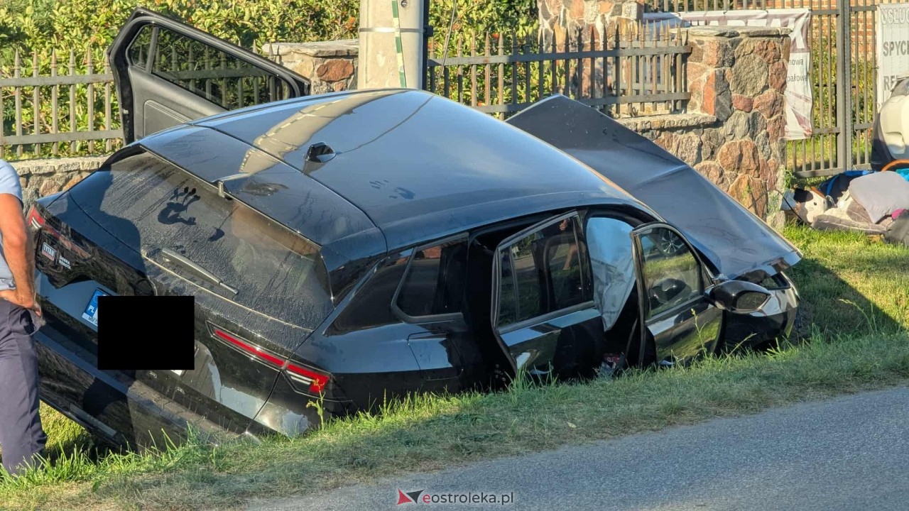 Wypadek w Obierwi [17.082025] - zdjęcie #8 - eOstroleka.pl