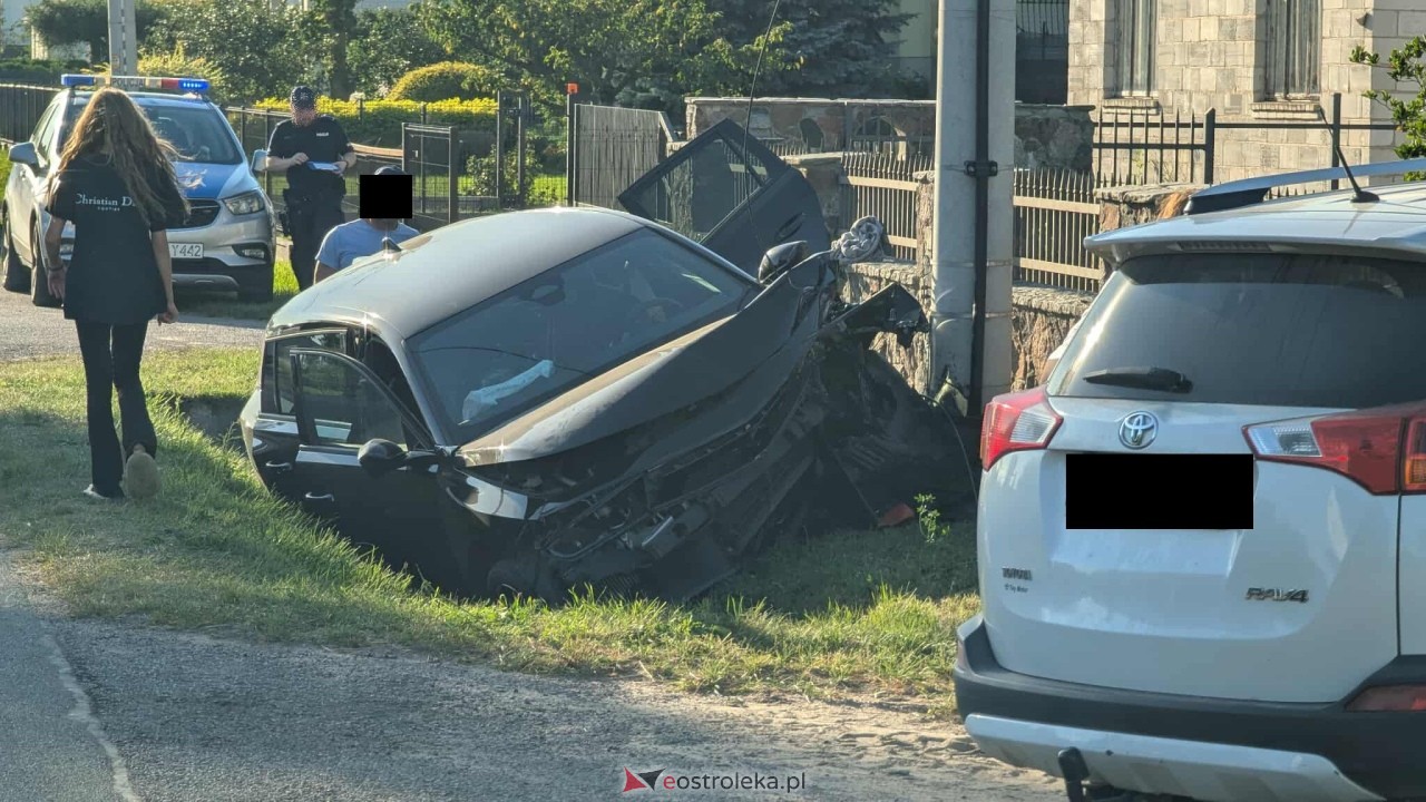 Wypadek w Obierwi [17.082025] - zdjęcie #3 - eOstroleka.pl