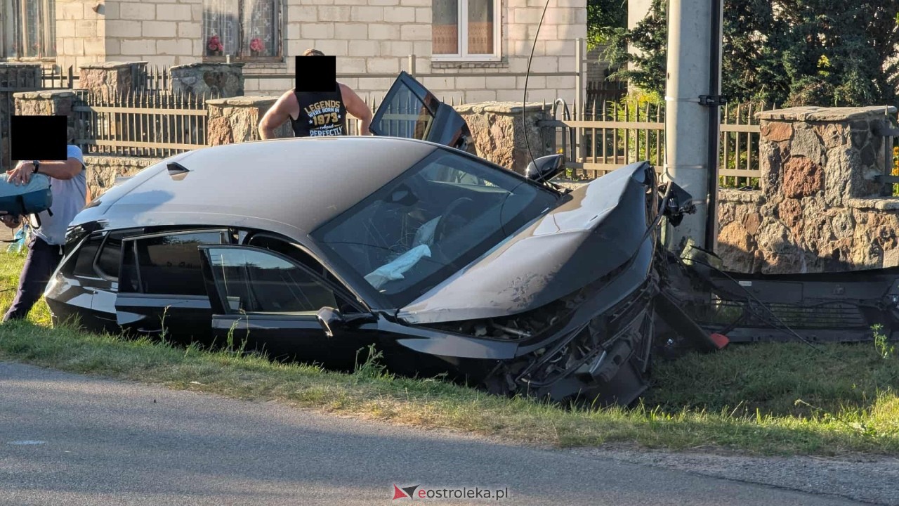 Wypadek w Obierwi [17.082025] - zdjęcie #1 - eOstroleka.pl