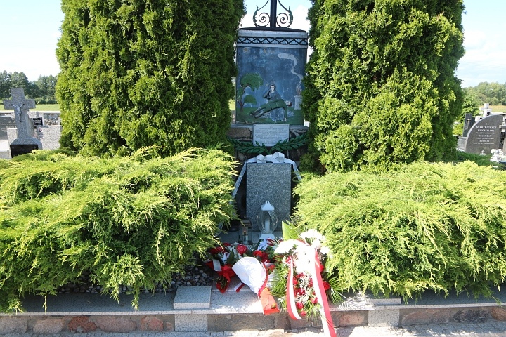 Rzekuń – Ku pamięci marynarzy i ułanów poległych w obronie Ojczyzny - zdjęcie #2 - eOstroleka.pl
