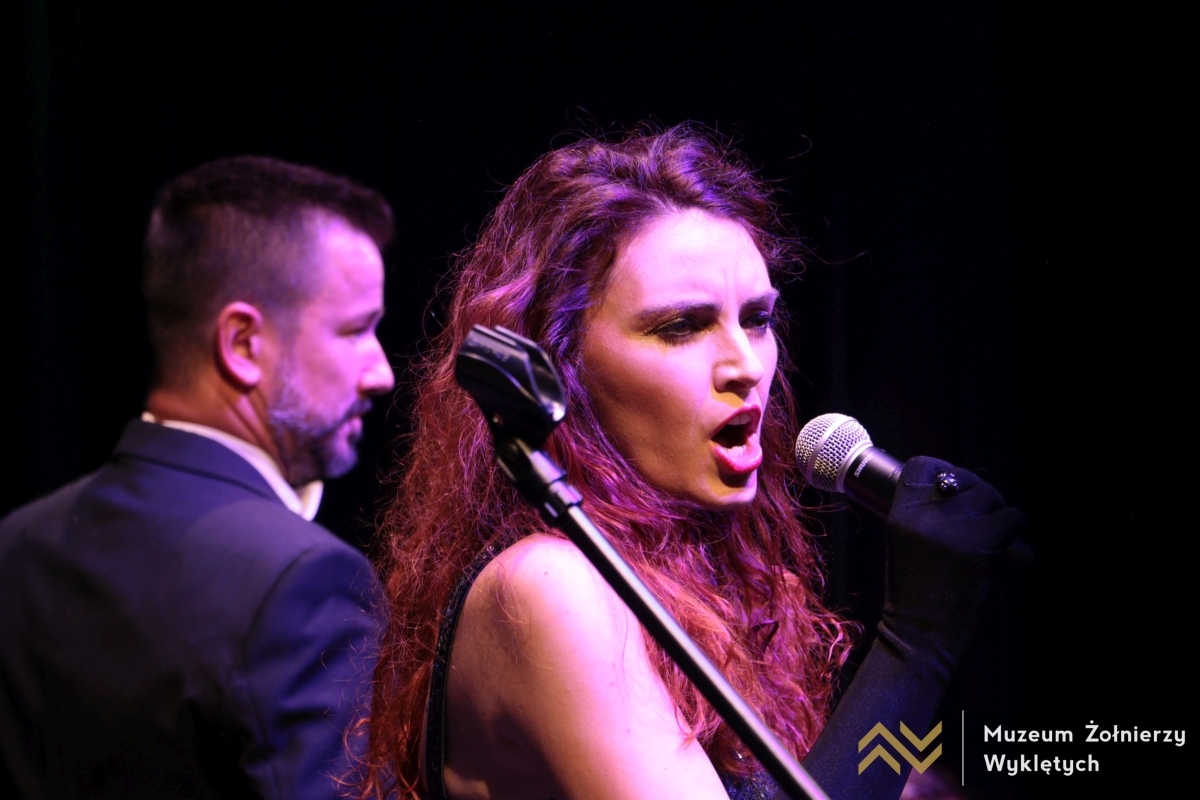 Koncert „Jeszcze nie zginęła…” w MŻW [17.08.2025] - zdjęcie #45 - eOstroleka.pl