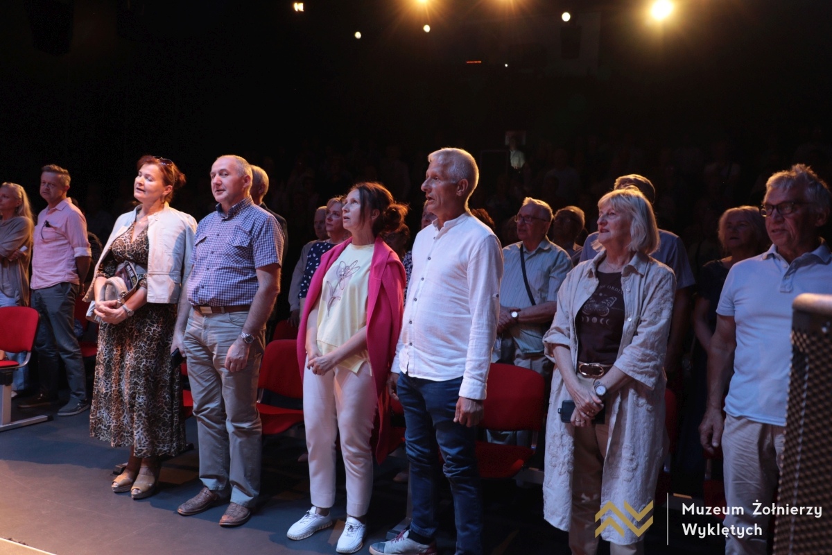 Koncert „Jeszcze nie zginęła…” w MŻW [17.08.2025] - zdjęcie #1 - eOstroleka.pl