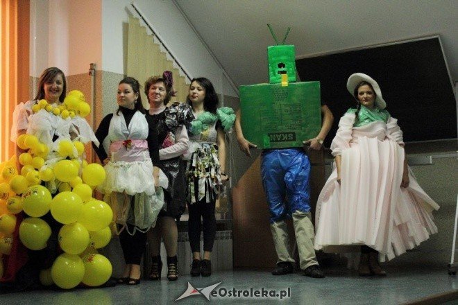 Pokaz mody niekonwencjonalnej ŻAK (15.10.2011) - zdjęcie #19 - eOstroleka.pl