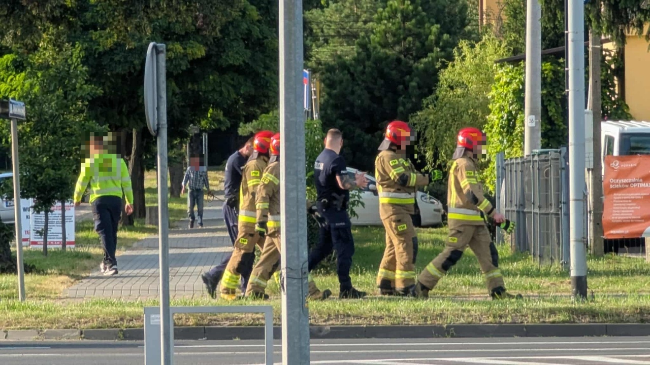 Pożar samochodu ul. Traugutta [21.08.2025] - zdjęcie #2 - eOstroleka.pl