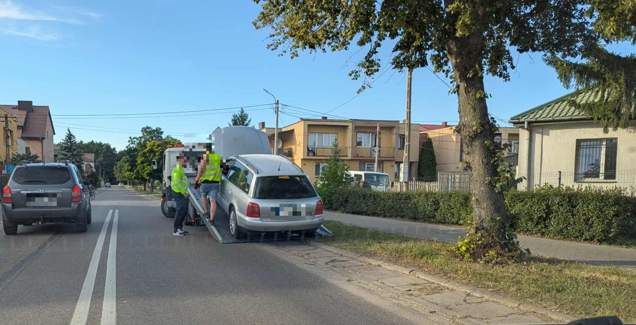 Pożar samochodu ul. Traugutta [21.08.2025] - zdjęcie #4 - eOstroleka.pl