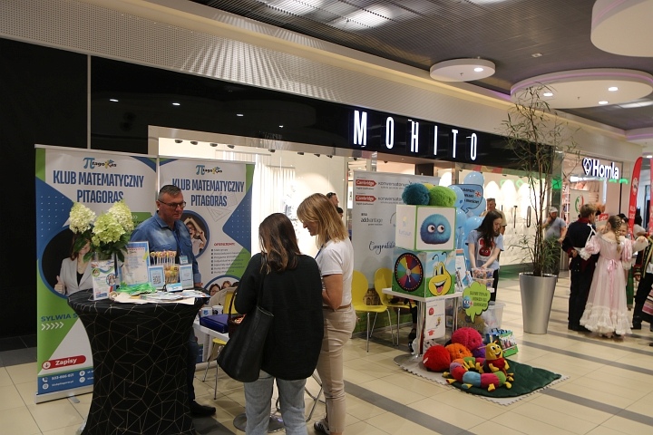 Targi zajęć pozalekcyjnych w Ostrołęce [23.08.2025] - zdjęcie #40 - eOstroleka.pl