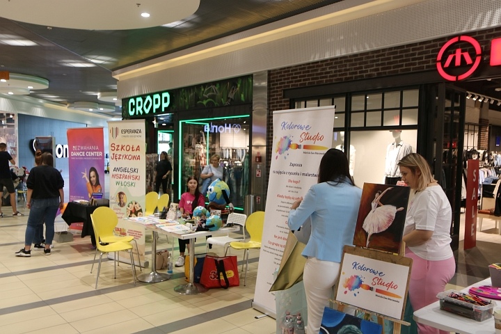 Targi zajęć pozalekcyjnych w Ostrołęce [23.08.2025] - zdjęcie #37 - eOstroleka.pl