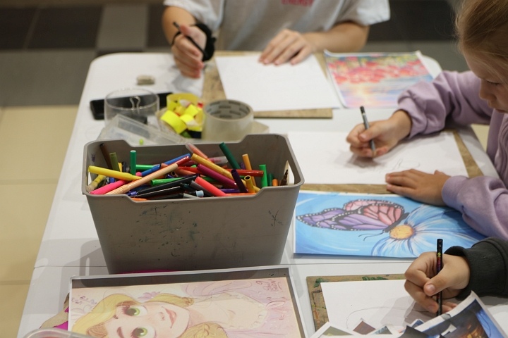 Targi zajęć pozalekcyjnych w Ostrołęce [23.08.2025] - zdjęcie #12 - eOstroleka.pl