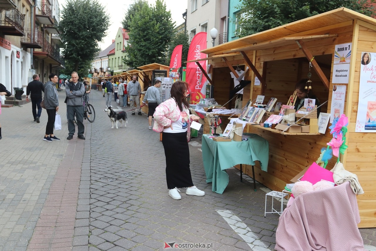 Festiwal Książki w Ostrołęce z koncertem Aterry [23.08.2025] - zdjęcie #92 - eOstroleka.pl