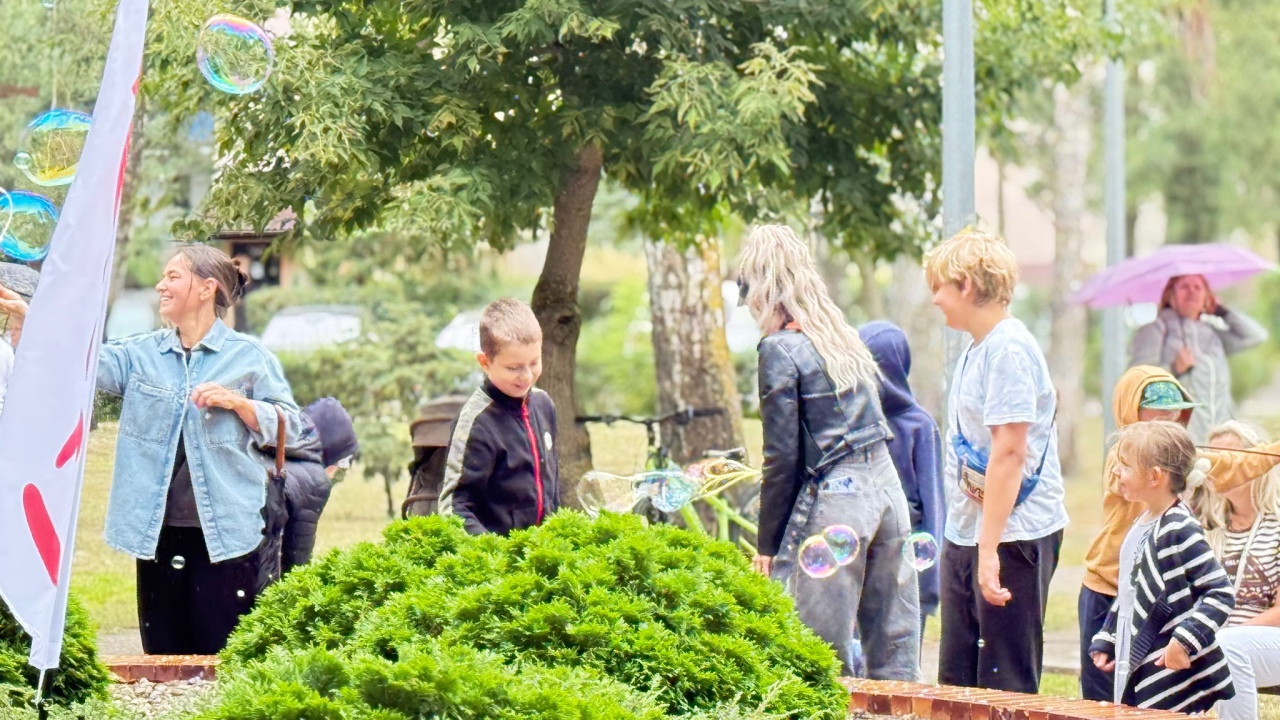 Wakacyjne spotkanie w parku [24.08.2025] - zdjęcie #50 - eOstroleka.pl