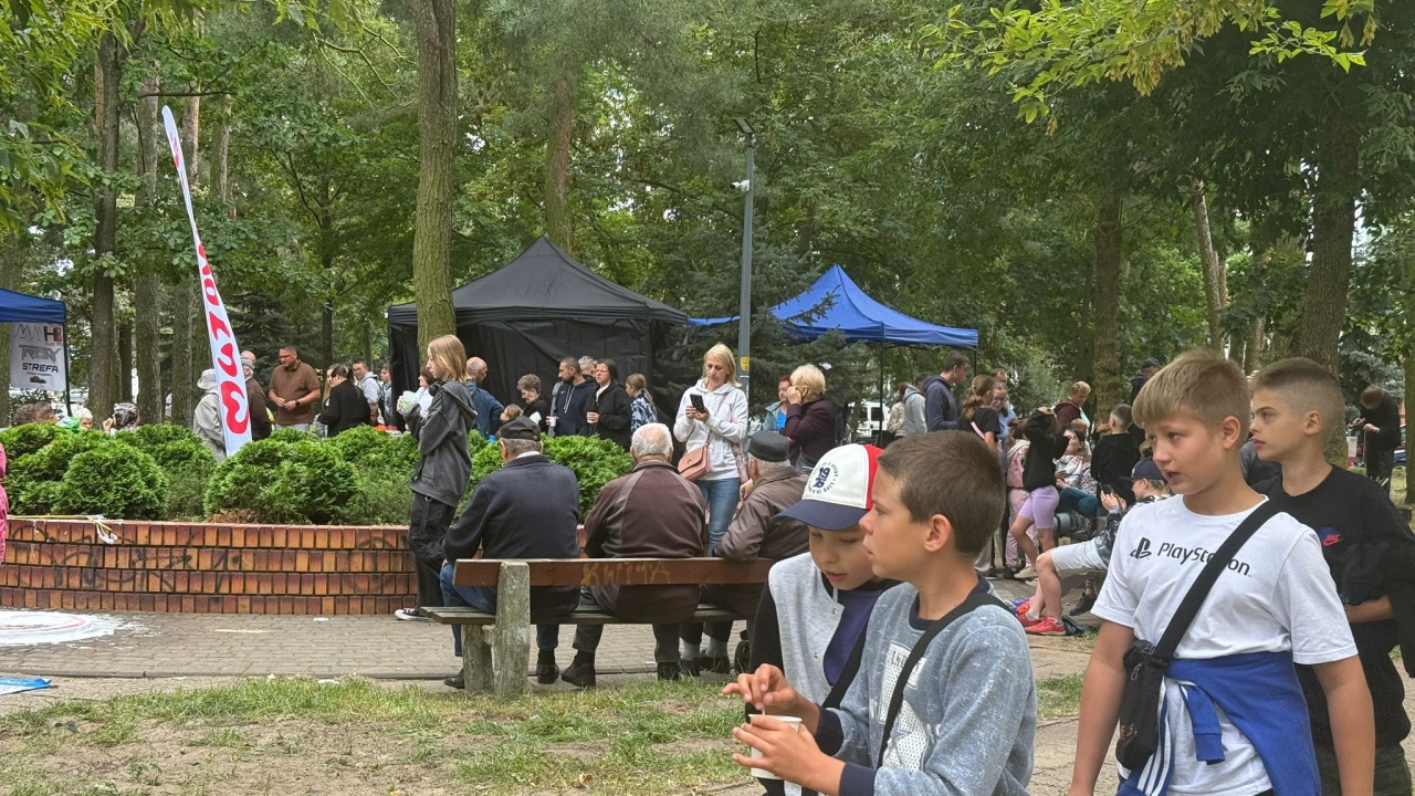 Wakacyjne spotkanie w parku [24.08.2025] - zdjęcie #14 - eOstroleka.pl