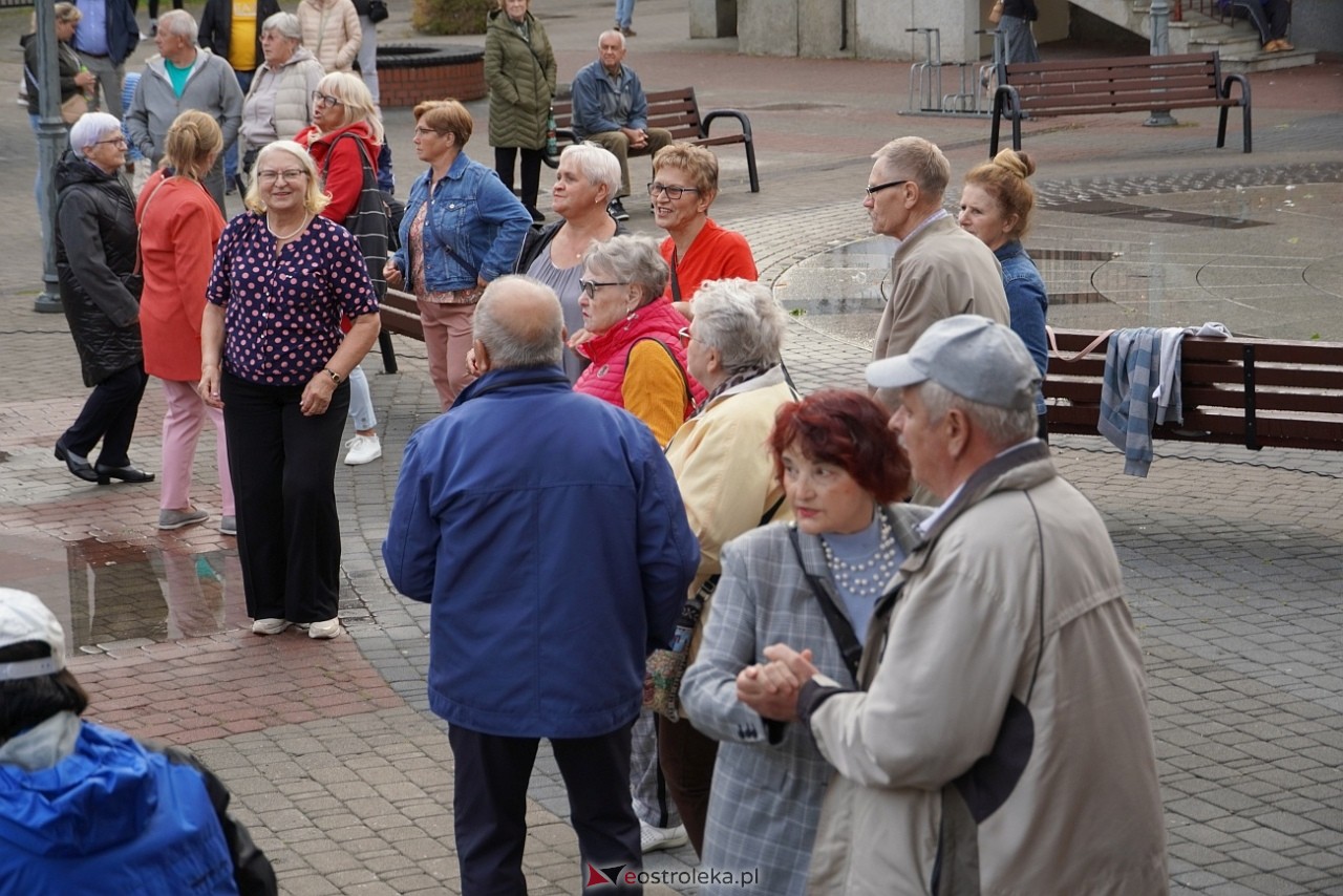 Potańcówka na Placu Wolności w Ostrołęce [24.08.2025] - zdjęcie #79 - eOstroleka.pl