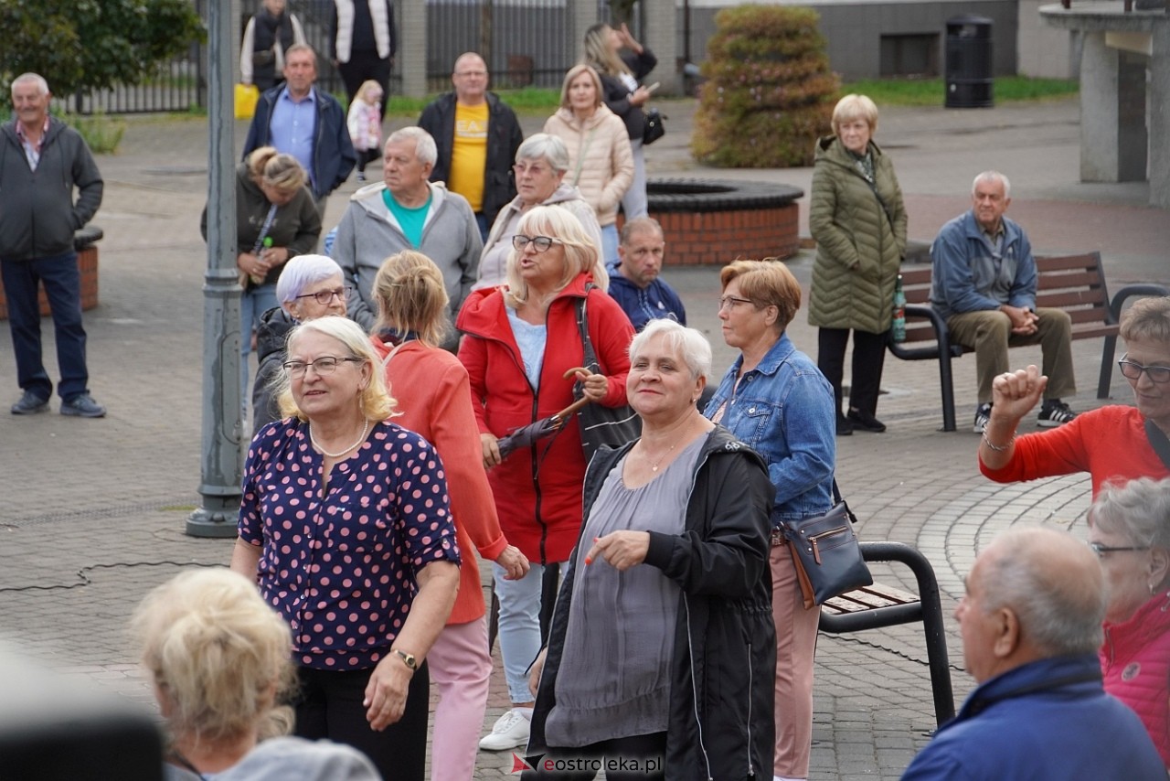 Potańcówka na Placu Wolności w Ostrołęce [24.08.2025] - zdjęcie #75 - eOstroleka.pl