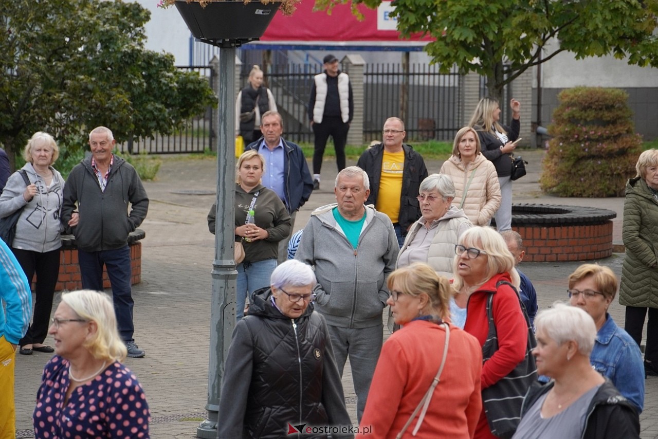 Potańcówka na Placu Wolności w Ostrołęce [24.08.2025] - zdjęcie #73 - eOstroleka.pl