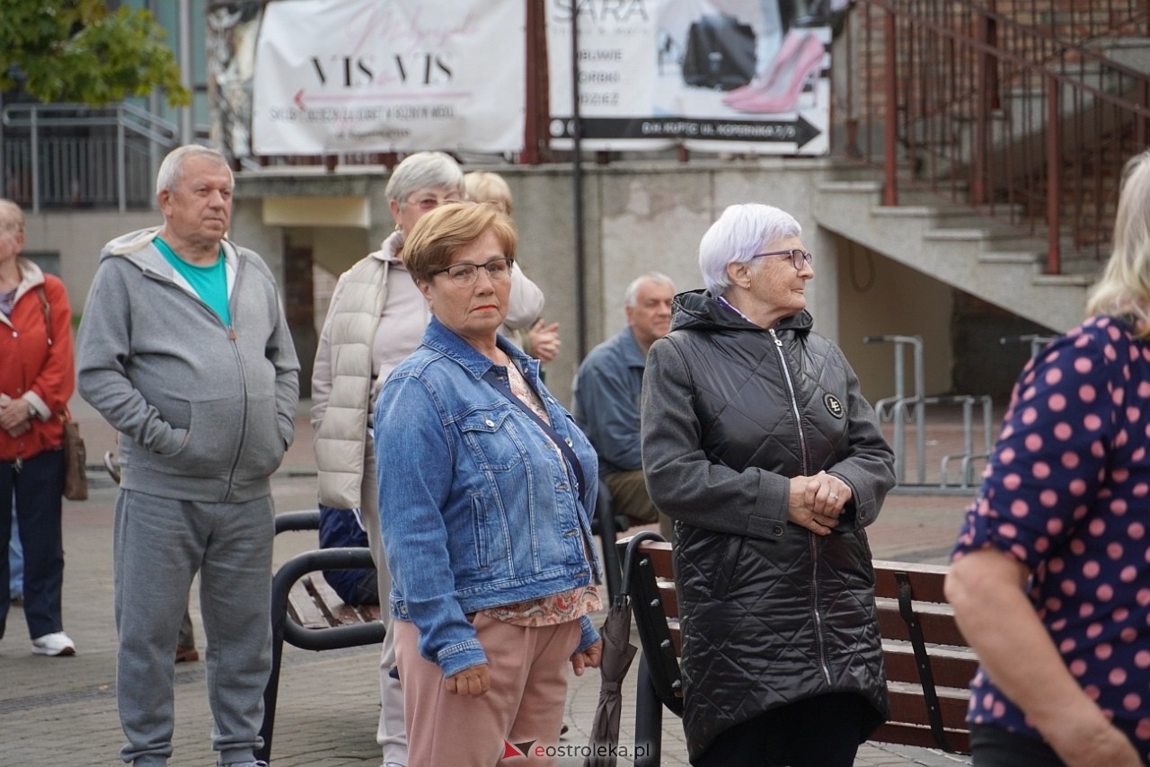 Potańcówka na Placu Wolności w Ostrołęce [24.08.2025] - zdjęcie #69 - eOstroleka.pl