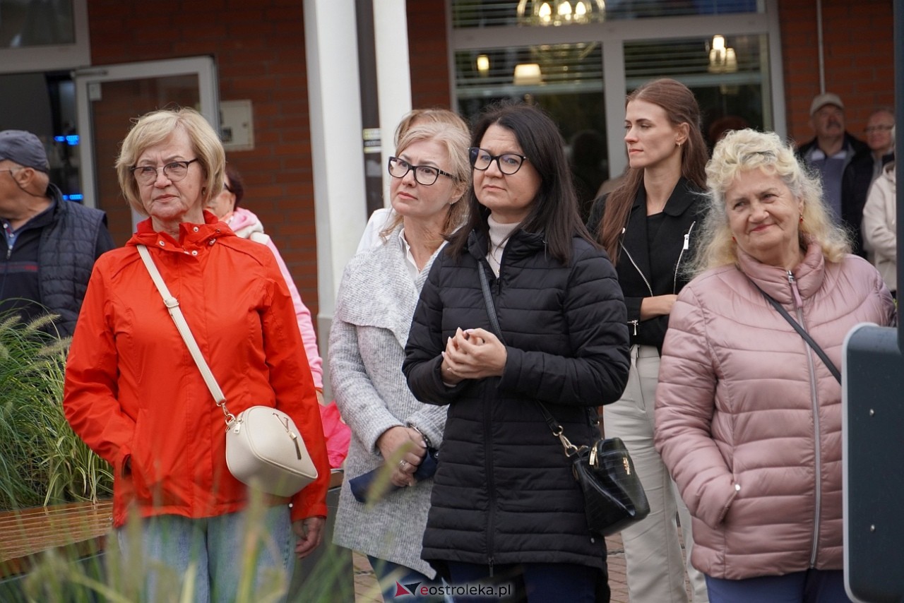 Potańcówka na Placu Wolności w Ostrołęce [24.08.2025] - zdjęcie #61 - eOstroleka.pl