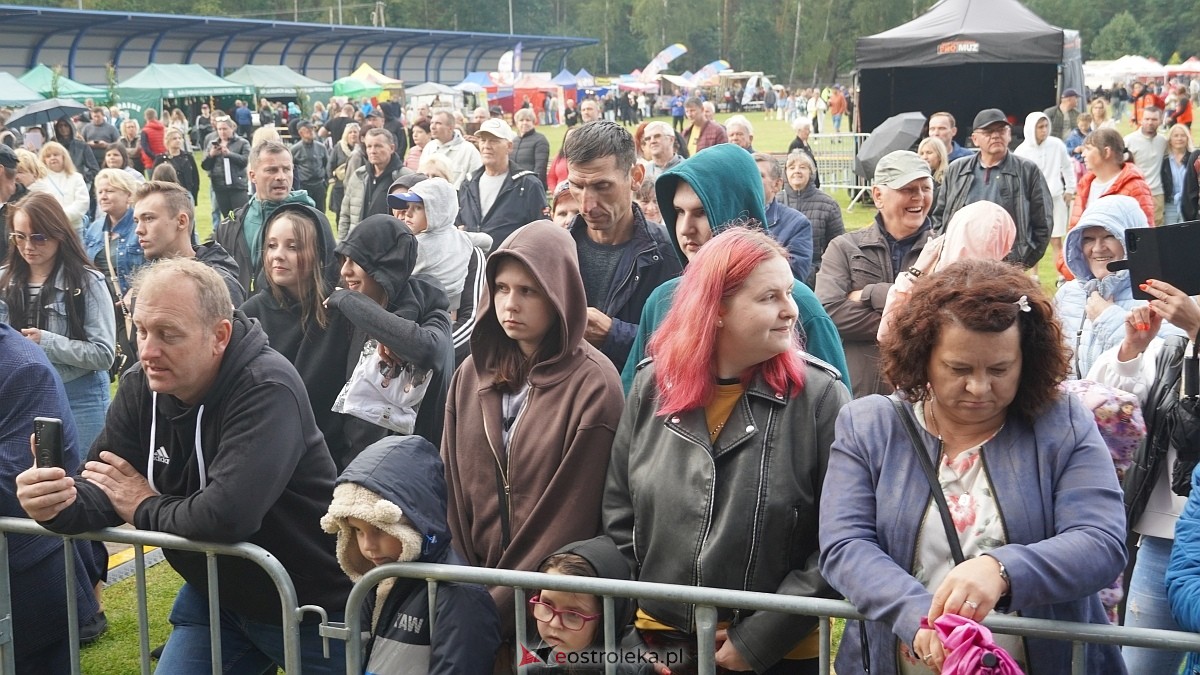 Dożynki w Lelisie: Mr Dex i Red Heels [24.08.2025] - zdjęcie #103 - eOstroleka.pl