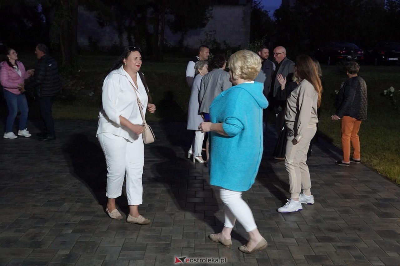 Potańcówka odpustowa Koła Gospodyń Wiejskich w Kurpiach Dworskich i Szlacheckich [24.08.2025] - zdjęcie #44 - eOstroleka.pl