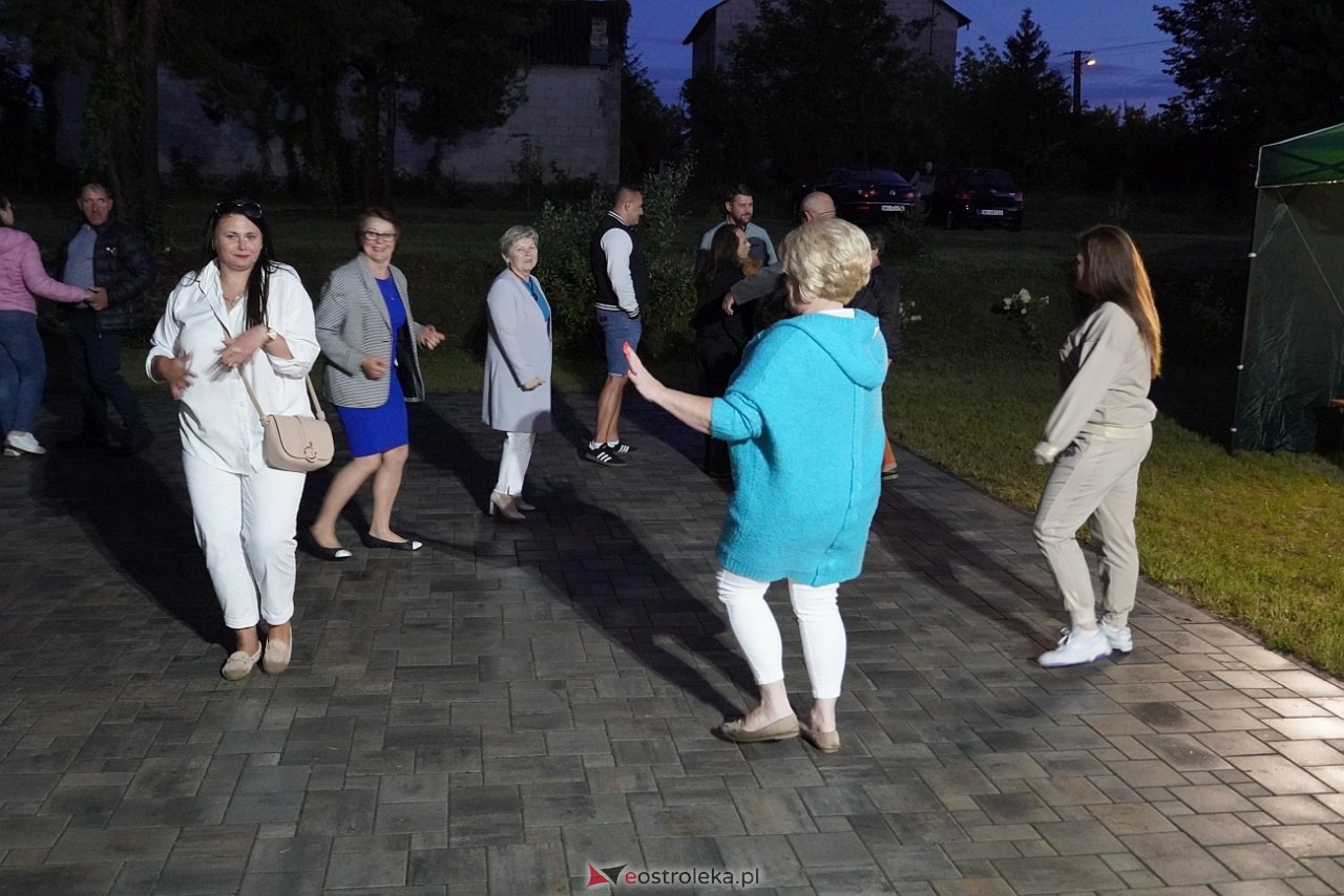 Potańcówka odpustowa Koła Gospodyń Wiejskich w Kurpiach Dworskich i Szlacheckich [24.08.2025] - zdjęcie #43 - eOstroleka.pl