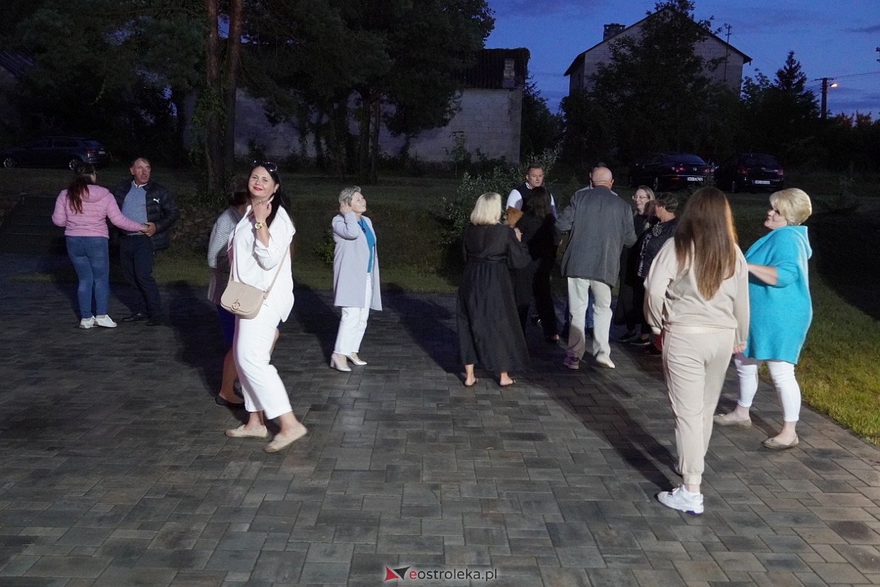 Potańcówka odpustowa Koła Gospodyń Wiejskich w Kurpiach Dworskich i Szlacheckich [24.08.2025] - zdjęcie #42 - eOstroleka.pl