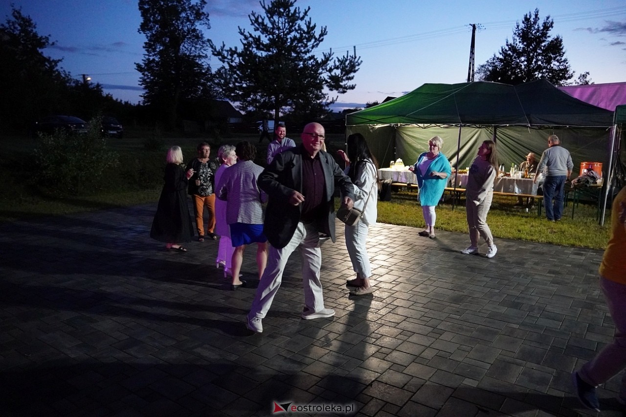Potańcówka odpustowa Koła Gospodyń Wiejskich w Kurpiach Dworskich i Szlacheckich [24.08.2025] - zdjęcie #38 - eOstroleka.pl