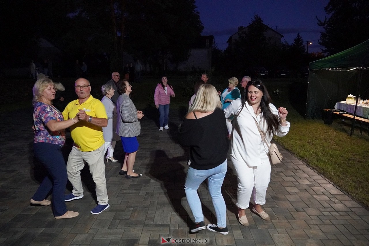 Potańcówka odpustowa Koła Gospodyń Wiejskich w Kurpiach Dworskich i Szlacheckich [24.08.2025] - zdjęcie #28 - eOstroleka.pl