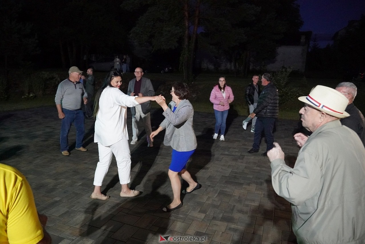 Potańcówka odpustowa Koła Gospodyń Wiejskich w Kurpiach Dworskich i Szlacheckich [24.08.2025] - zdjęcie #24 - eOstroleka.pl