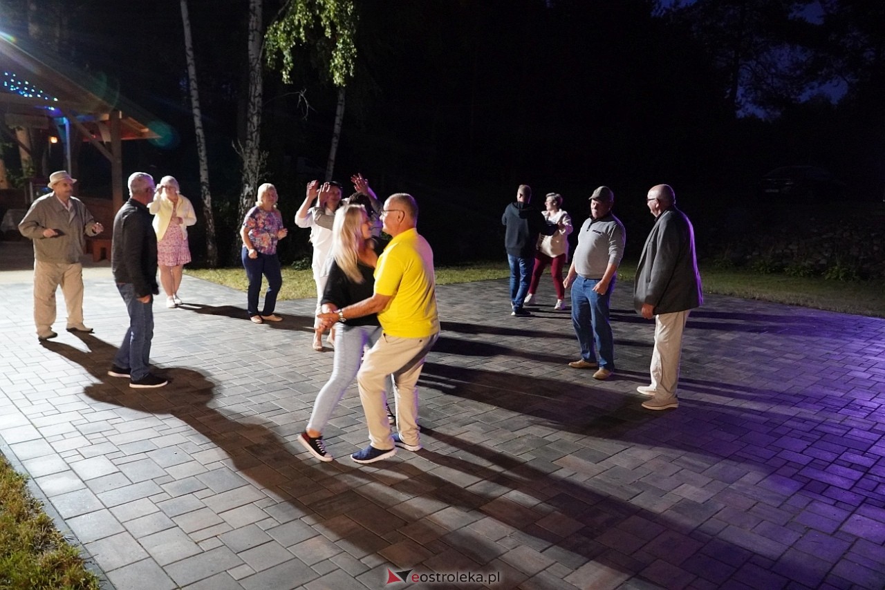 Potańcówka odpustowa Koła Gospodyń Wiejskich w Kurpiach Dworskich i Szlacheckich [24.08.2025] - zdjęcie #17 - eOstroleka.pl