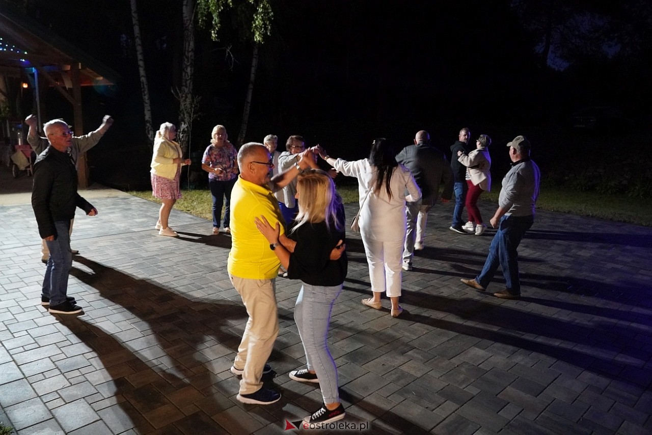 Potańcówka odpustowa Koła Gospodyń Wiejskich w Kurpiach Dworskich i Szlacheckich [24.08.2025] - zdjęcie #15 - eOstroleka.pl
