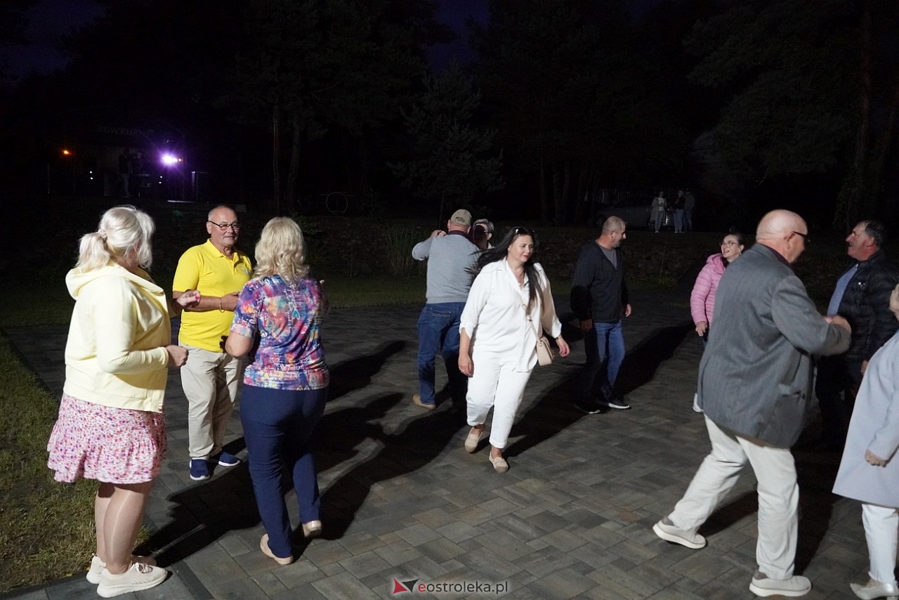 Potańcówka odpustowa Koła Gospodyń Wiejskich w Kurpiach Dworskich i Szlacheckich [24.08.2025] - zdjęcie #10 - eOstroleka.pl