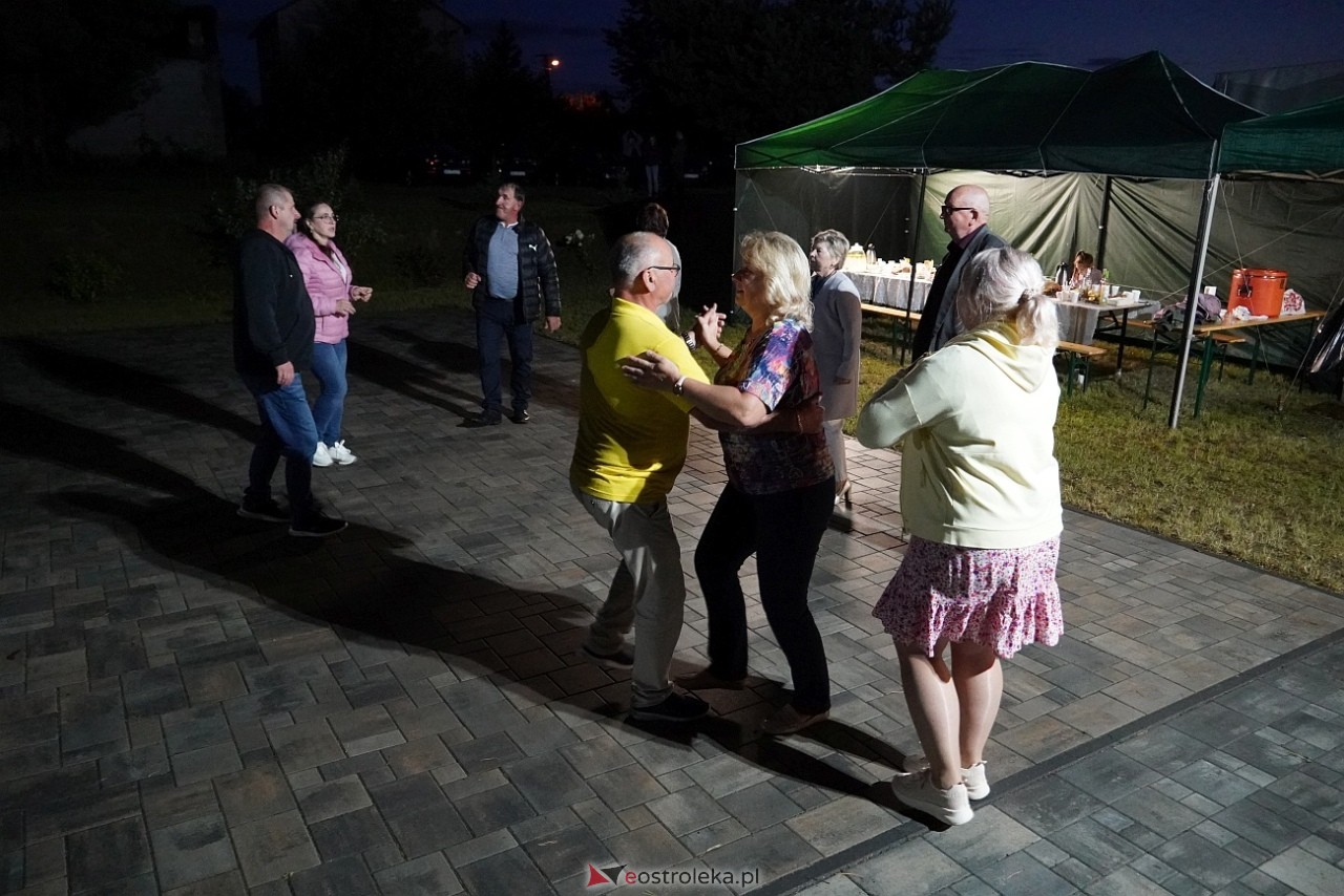 Potańcówka odpustowa Koła Gospodyń Wiejskich w Kurpiach Dworskich i Szlacheckich [24.08.2025] - zdjęcie #4 - eOstroleka.pl