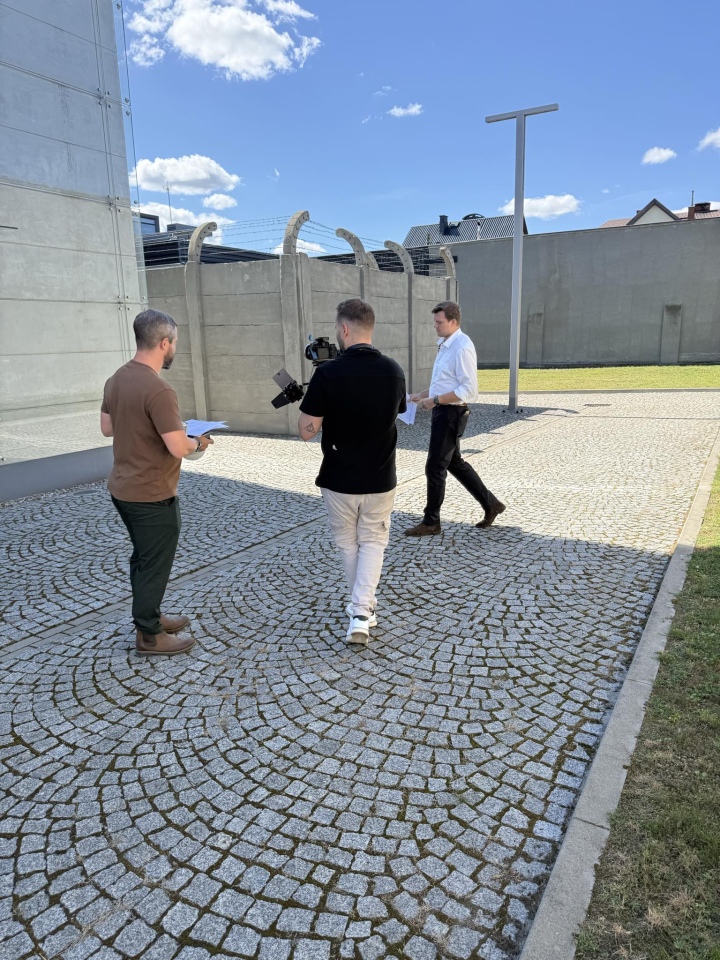 Muzeum Żołnierzy Wyklętych w Ostrołęce miejscem planu filmowego [25.08.2025] - zdjęcie #11 - eOstroleka.pl