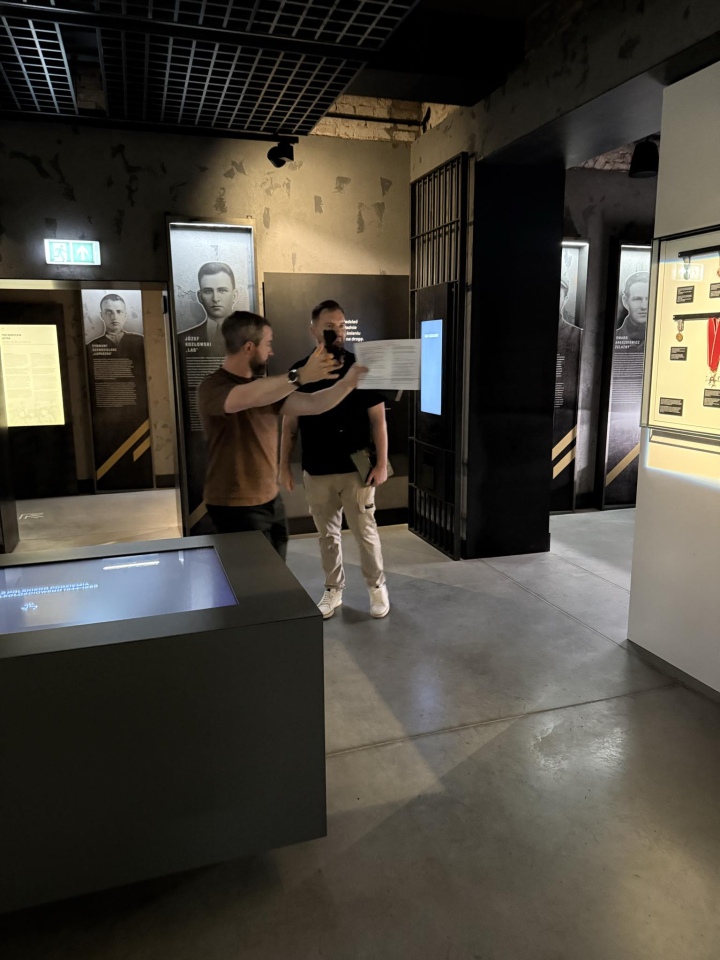 Muzeum Żołnierzy Wyklętych w Ostrołęce miejscem planu filmowego [25.08.2025] - zdjęcie #3 - eOstroleka.pl