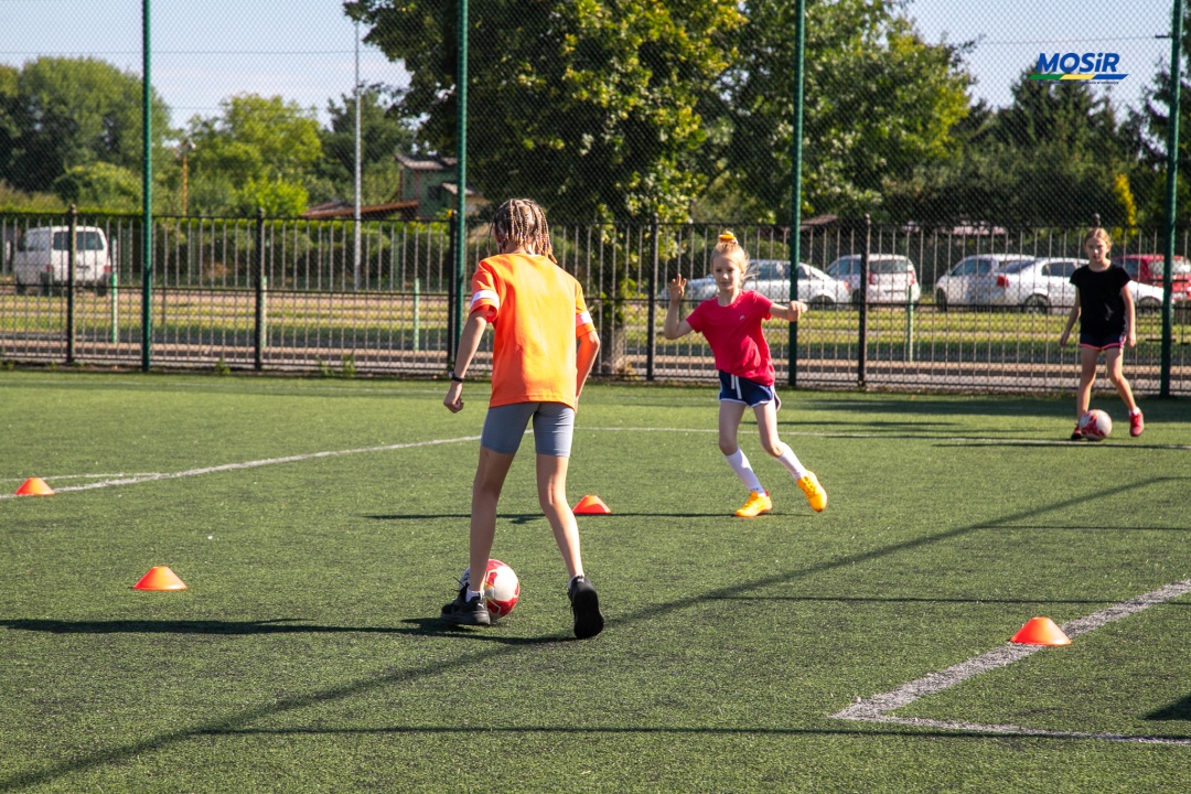 Wakacyjne treningi piłki ręcznej dziewcząt - fot. MOSIR Ostrołęka - zdjęcie #29 - eOstroleka.pl