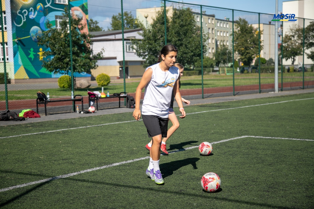 Wakacyjne treningi piłki ręcznej dziewcząt - fot. MOSIR Ostrołęka - zdjęcie #27 - eOstroleka.pl