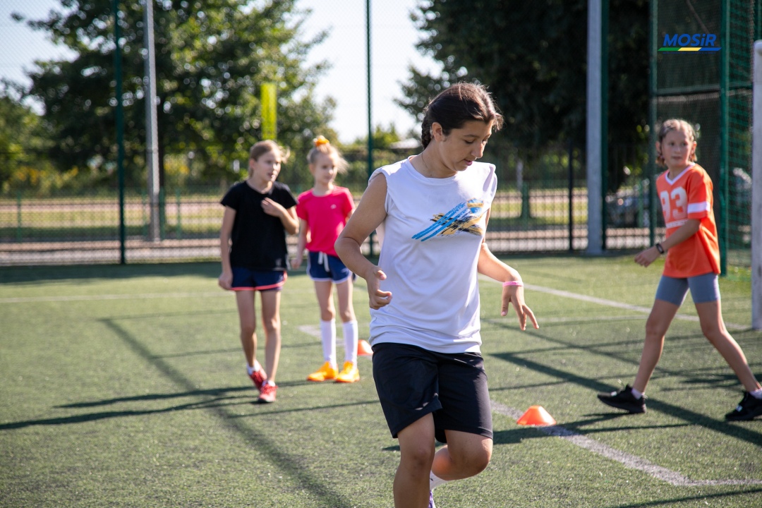 Wakacyjne treningi piłki ręcznej dziewcząt - fot. MOSIR Ostrołęka - zdjęcie #24 - eOstroleka.pl