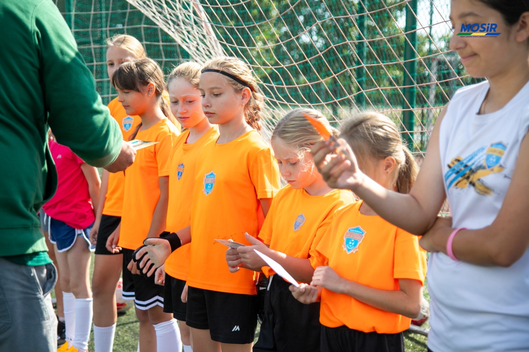 Wakacyjne treningi piłki ręcznej dziewcząt - fot. MOSIR Ostrołęka - zdjęcie #17 - eOstroleka.pl