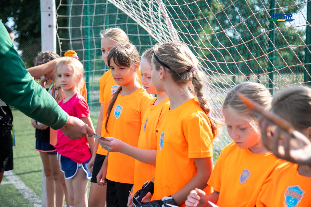 Wakacyjne treningi piłki ręcznej dziewcząt - fot. MOSIR Ostrołęka - zdjęcie #16 - eOstroleka.pl