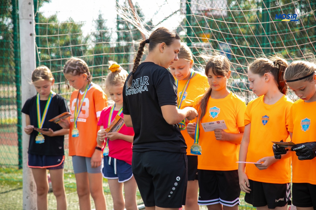 Wakacyjne treningi piłki ręcznej dziewcząt - fot. MOSIR Ostrołęka - zdjęcie #14 - eOstroleka.pl