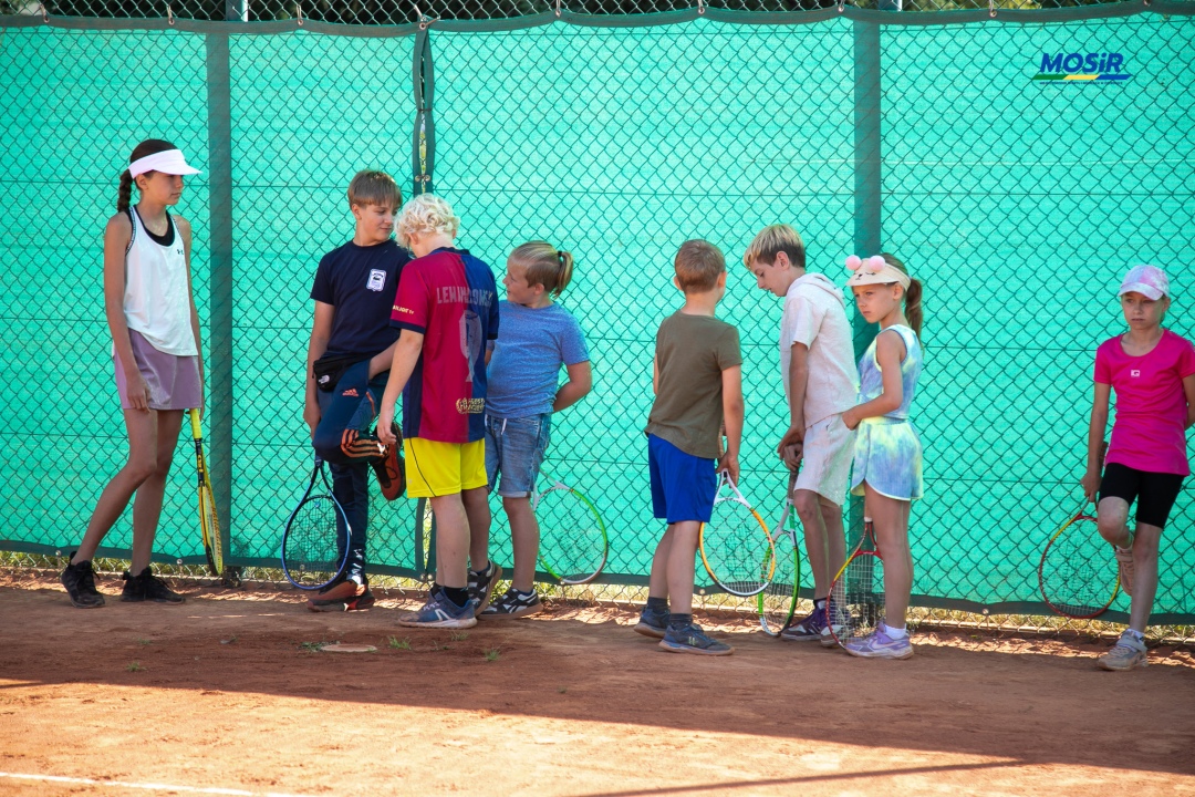 Wakacyjne treningi tenisa - fot. MOSIR Ostrołęka - zdjęcie #20 - eOstroleka.pl