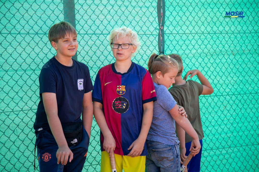 Wakacyjne treningi tenisa - fot. MOSIR Ostrołęka - zdjęcie #16 - eOstroleka.pl