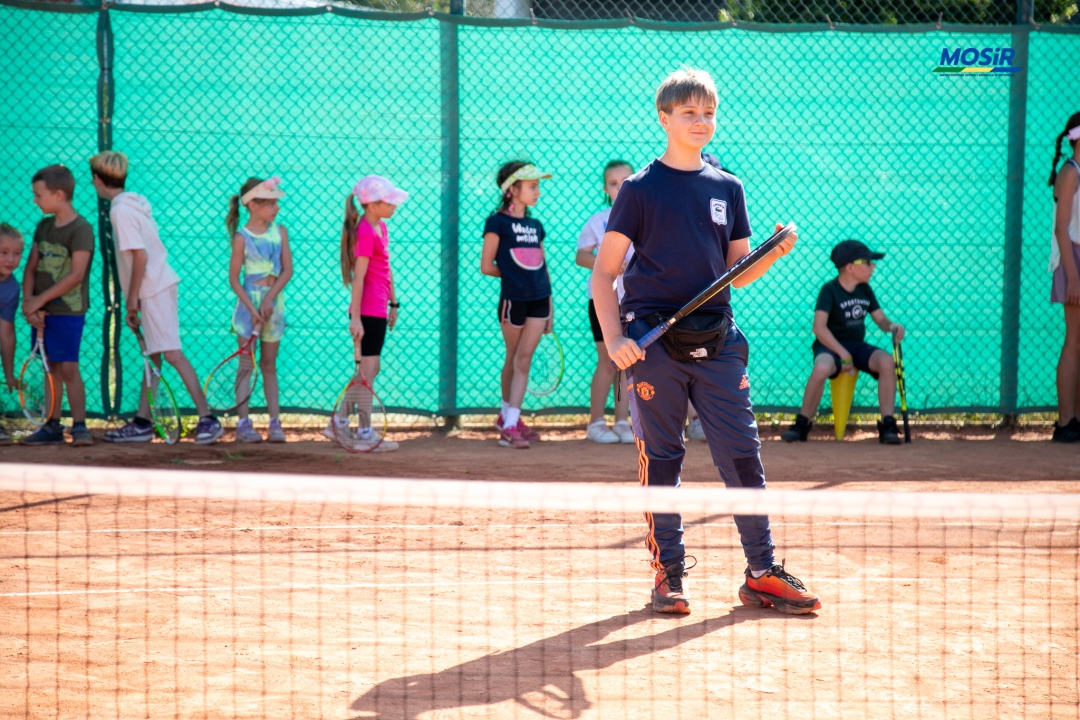 Wakacyjne treningi tenisa - fot. MOSIR Ostrołęka - zdjęcie #12 - eOstroleka.pl