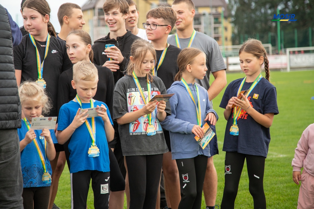 Wakacyjne treningi lekkiej atletyki - fot. MOSIR Ostrołęka - zdjęcie #5 - eOstroleka.pl