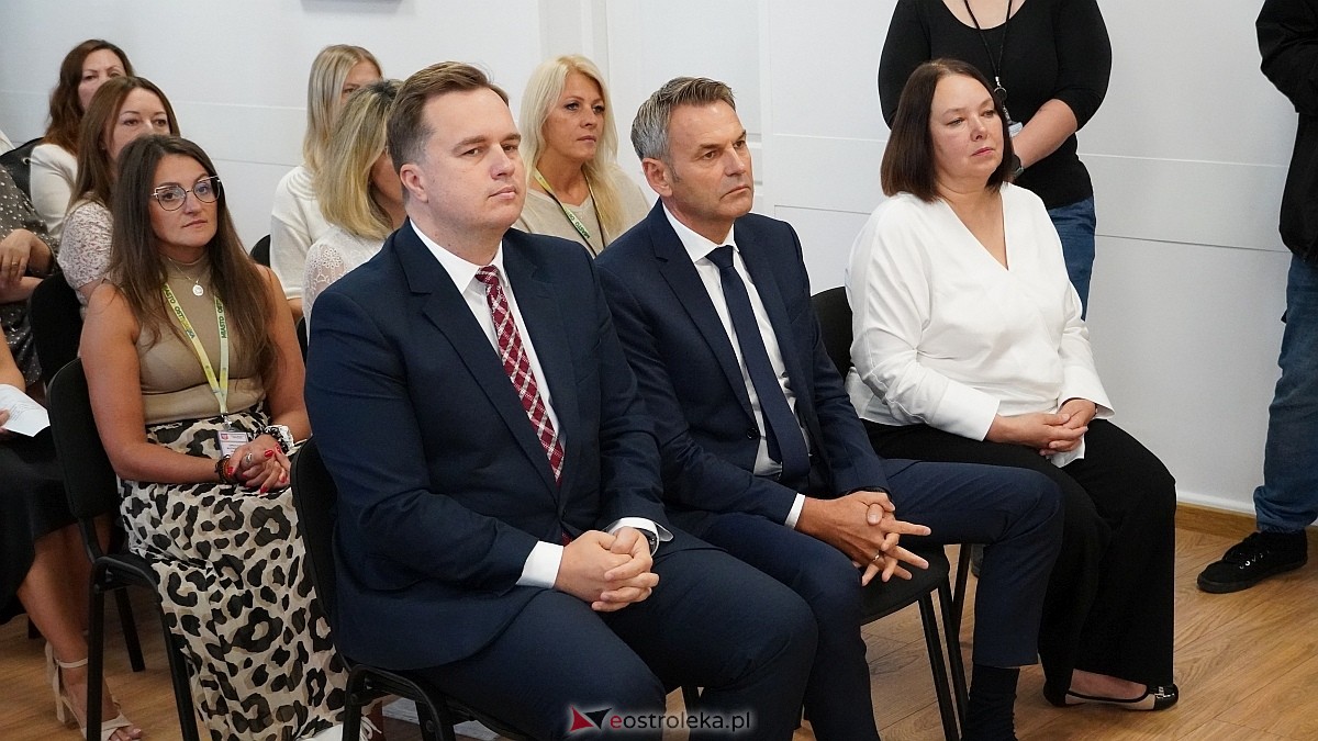 Uroczyste wręczenia aktów mianowania nowym nauczycielom w Ostrołęce [28.08.2025] - zdjęcie #37 - eOstroleka.pl