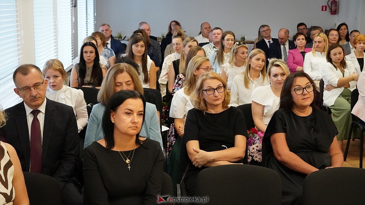 Uroczyste wręczenia aktów mianowania nowym nauczycielom w Ostrołęce [28.08.2025] - zdjęcie #34 - eOstroleka.pl