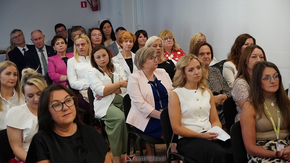 Uroczyste wręczenia aktów mianowania nowym nauczycielom w Ostrołęce [28.08.2025] - zdjęcie #31 - eOstroleka.pl